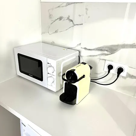 Refait A Neuf 2 Pieces - - Equipe - Parking Paris