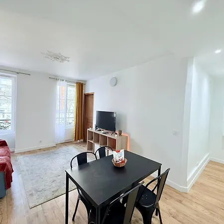 Refait A Neuf 2 Pieces - - Equipe - Parking * Paris